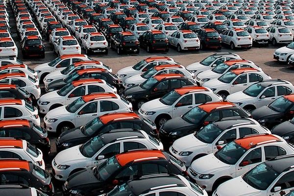 قیمت خودرو امروز 12 مرداد 1404 / خریداران خودرو دست‌به‌عصا شدند + جدول