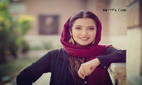 عکس نیمه حجاب مونا کرمی در رستوران / خانم بازیگر حاشیه ساز شد !