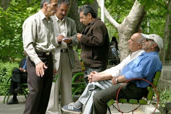  خبر مهم برای بازنشستگان / معوقات فروردین و اردیبهشت با حقوق خرداد واریز می‌شود؟ 