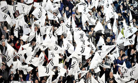 وضعیت نابسامان بانوی پیر!