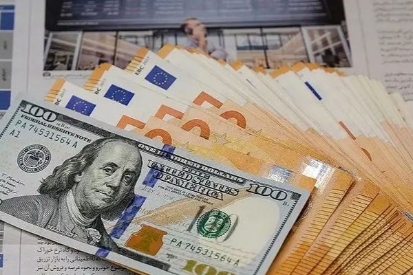 راز پشت پرده گرانی دلار در بازار