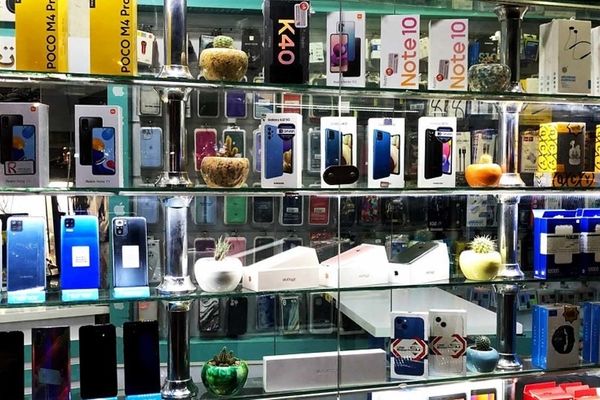 قیمت انواع گوشی امروز پنجشنبه ۹ اسفند ۱۴۰۳ +جدول