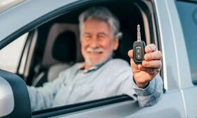 بازنشستگان دیگر نگران نباشید! با راننده تاکسی اینترنتی شدن درآمدتان قطع نمی‌شود