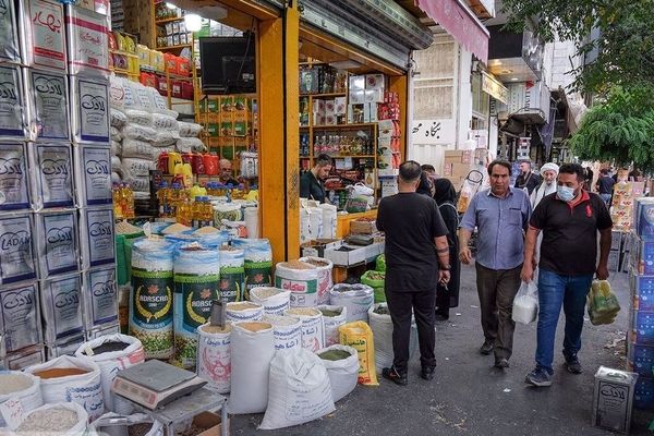 دولت و مجلس باید اقدام عاجل برای کنترل تورم داشته باشند/ مردم باید در راس تصمیم‌گیری‌ها باشند