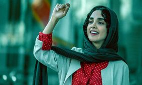  عکس دیده‌نشده از مادر واقعی و خیلی جوان الهه حصاری / زیباتر از دختر 20 ساله ! 