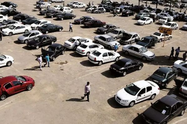 تحلیل اثر فوری تحریم‌ها بر قیمت خودرو در بازار