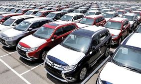 چرا خودروهای وارداتی 1404 به موقع تحویل نمی‌شوند؟