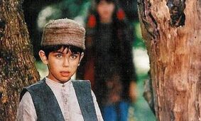 تصاویر جدید ارسلان قاسمی؛ پسر چشم رنگی سریال در چشم باد با چهره‌ای جذاب‌تر!