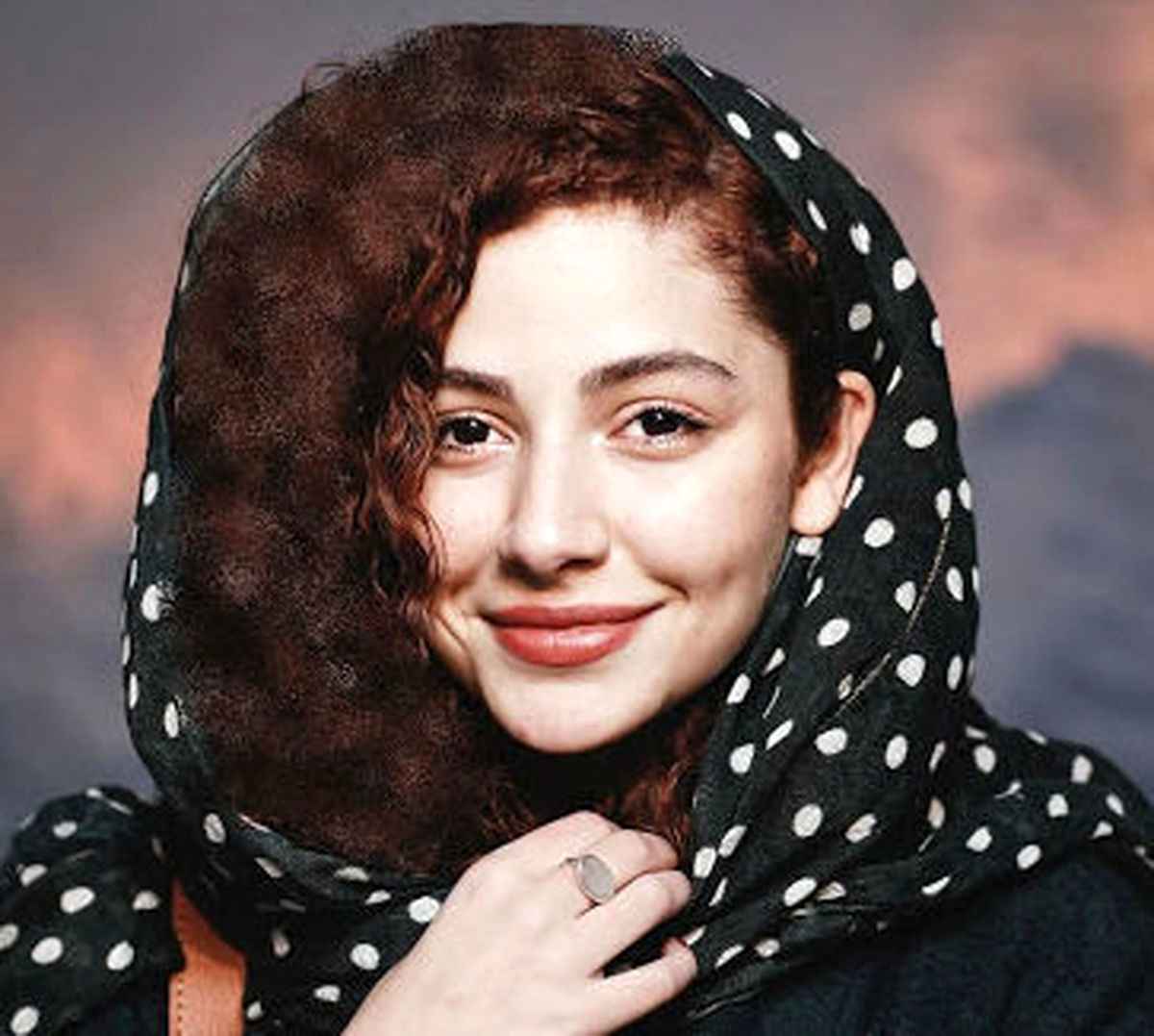 این خانم بازیگر در به در دنبال قاتل برادرش است / مهتاب ثروتی را می شناسید ؟!