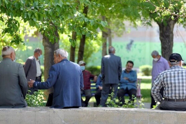 این بازنشستگان 70 میلیون تومان حقوق می‌گیرند