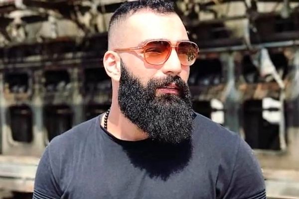 حمید صفت با تغییر استایل حیرت‌انگیزش همه را غافلگیر کرد؛ راز بازیگر بامداد خمار لو رفت!