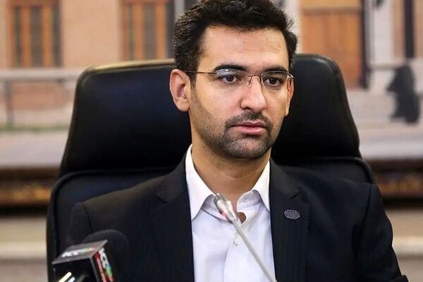آذری جهرمی: چرا کسی بی‌پرده با رئیس جمهور صحبت نمی‌کند؟