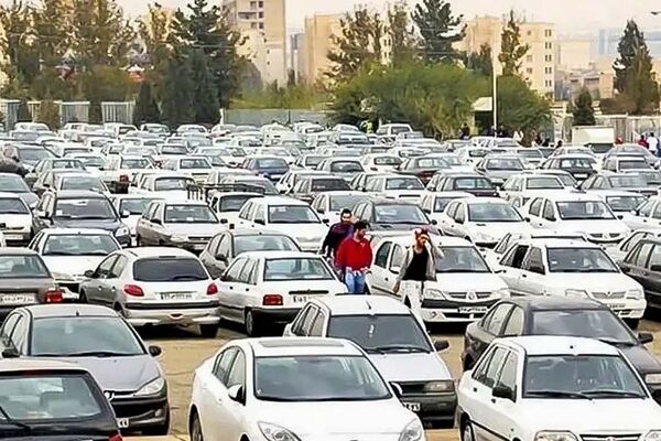 
بازار خودرو هیزم به آتش اعتراضات ریخت
