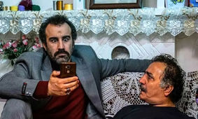  عکس زن زیبا با جواهرات چشم نواز نقی معمولی سریال پایتخت ! 