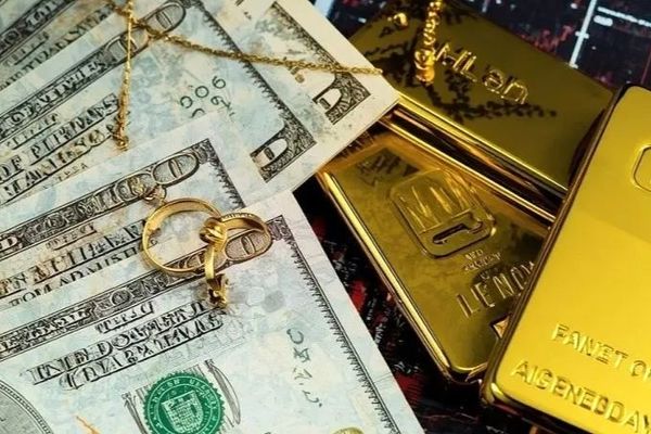 میزان دلار و طلا نزد مردم چقدر است؟
