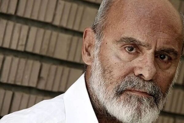 چهره باورنکردنی «جمشید هاشم‌پور» در دهه ۴۰؛ ۲۴ سالگی او را ببینید!