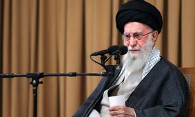 رهبر انقلاب: مردم باید بتوانند ۱۰ قلم کالای اساسی را با قیمت ثابت تهیه کنند