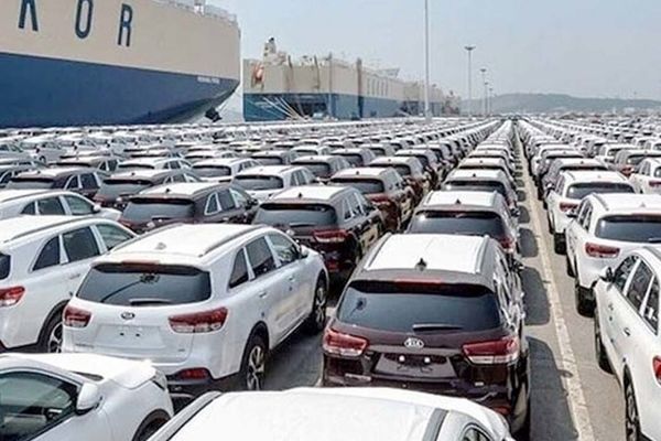 
واردات خودرو همچنان به قوت خود باقی است | بازار نفس راحت کشید
