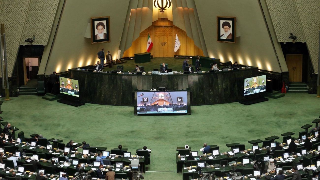 دلیل اقتصادی استیضاح وزیر گردشگری چیست؟ / 72 امضاء پای استیضاح ضرغامی
