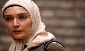 عکس باورنکردنی از تغییر چهره آتنه فقیه نصیر بعد از 30 سال / بیماری خانم بازیگر را نابود کرذ !