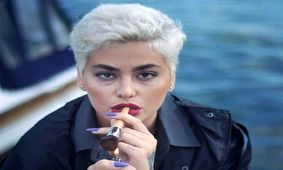 عکس های باورنکردنی از ریحانه پارسا قبل از مهاجرت ! / کاش انقدر جلف نبود !