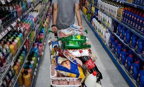 برنامه جدید دولت برای حمایت از افراد آسیب‌پذیر/ بسته معیشتی در راه است!