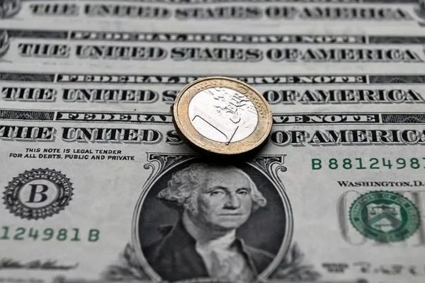 قیمت دلار امروز دوشنبه 20 بهمن ۱۴۰۴