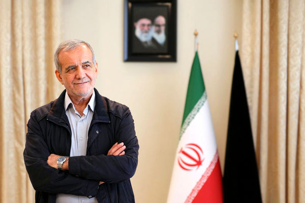 پرسش مهم از پزشکیان درباره بنزین