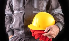 وزیرکار اشک کارگران را در آورد