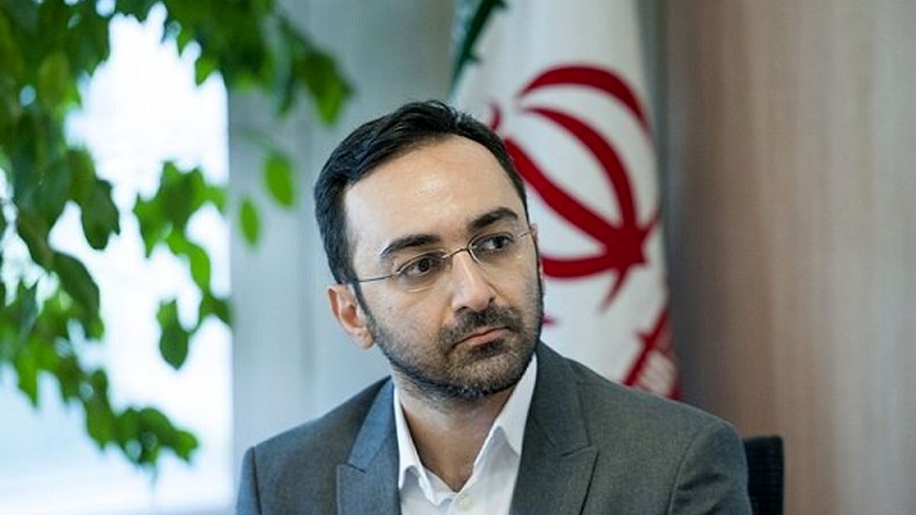 دو عامل کلان گرانی دلار/ دولت باید نرخ ارز آزاد را قبول کند