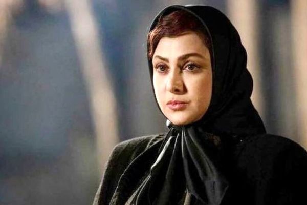 استایل شیک و بی نظیر آزاده صمدی در کنار میز بیلیارد / خانم بازیگر زیبا و خاص !