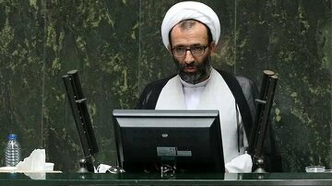 واکنش به دریافت وام میلیاردی توسط رئیس سازمان بورس/ واقعا که عشقی خیلی خیلی عشقی است