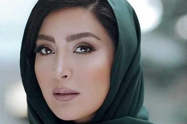 رمانتیک‌ترین باکس گل قرمز برای مریم معصومی؛ راز عاشقانه‌ای که در دلش نهفته است!