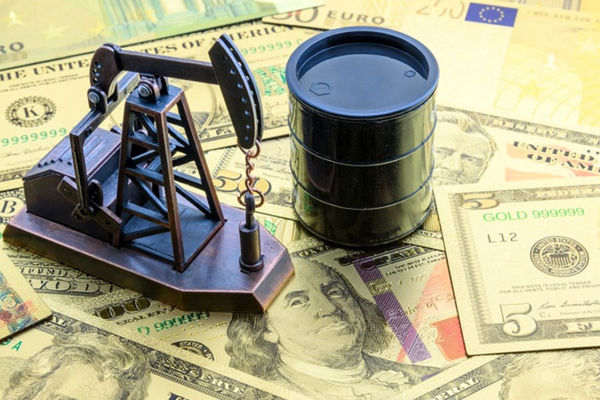 پشت پرده عدم واریز دلارهای نفتی به خزانه/ چه بر سر پول‌ها آمده؟