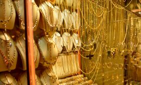 سکه بهار آزادی ساز مخالف زد / طلا نوسانی شد