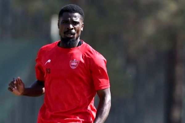 سرژ اوریه در انتظار اولین بازی با پیراهن قرمز! +عکس