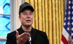 ثروت این مرد میلیاردر در حال آب رفتن