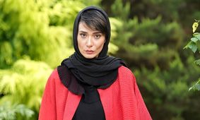 رونمایی از کیف عجیب و غریب مینا وحید در اکران فیلم / خانم بازیگر همه را شوکه کرد !