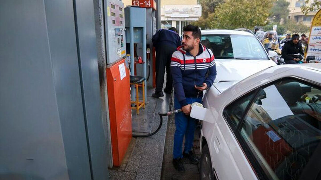 اظهارات یک اقتصاددان : یک باک بنزین نباید از یک پفک ارزانتر باشد