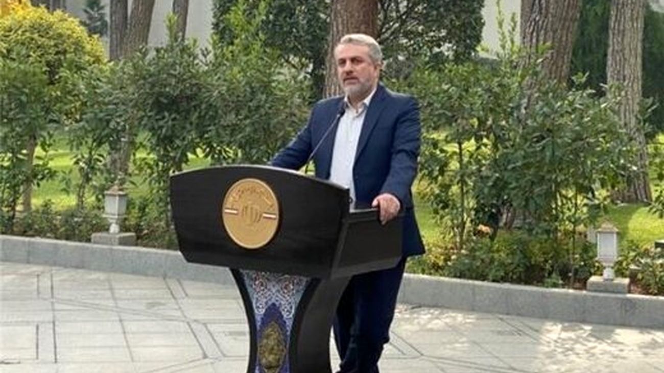 وزیر صمت: ورود خودروهای با پلاک مناطق آزاد به داخل کشور آزاد میشود !