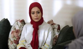 شوکه‌کننده‌ترین آموزش بستن شال مدل سانیا سالاری! + فیلم