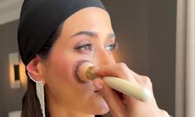 فیلم لو رفته از لحظه میکاپ پریناز ایزدیار در جشنواره کن / زیبایی خانم بازیگر در فرش قرمز !