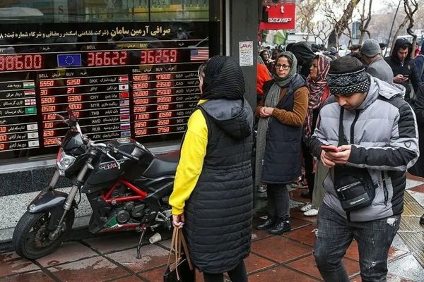 قیمت دلار امروز دوشنبه 27 بهمن ۱۴۰۴