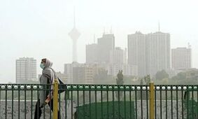 کارگران در محاصره دود؛ دولت فقط ادارات خودش را نجات داد!