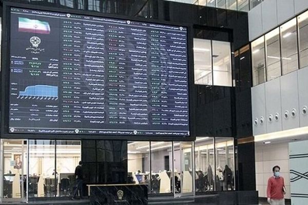 افت چشمگیر شاخص‌ها در بورس و فرابورس +نمادها