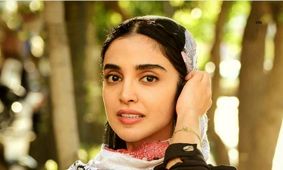 جلف ترین عکس از خانم بازیگر سریال زخم کاری ! / الهه حصاری روسری اش را برداشت !