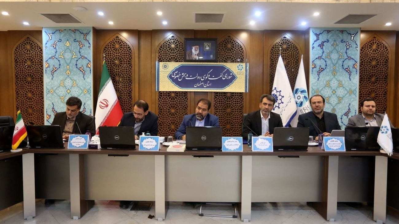 نگاه حکمرانان در نحوه جبران کسری برق کشور نیازمند تغییر است