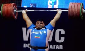 رونمایی از ابوالفضل رضازاده بر بالین پدر + عکس حسین رضازاده و پسرش