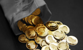 قیمت طلا و سکه امروز 12 آبان 1402 / طلا با بوی تند سیاست + فیلم