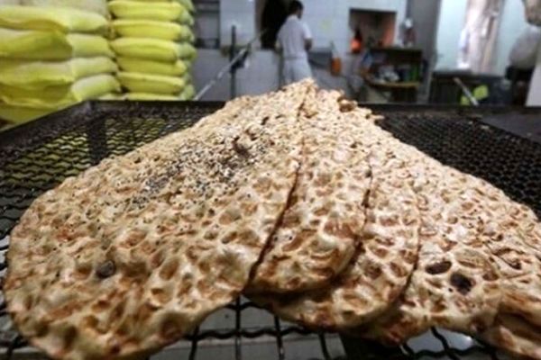 
جزئیات جدید درباره افزایش قیمت نان | آرد یارانه ای حذف شد؟
